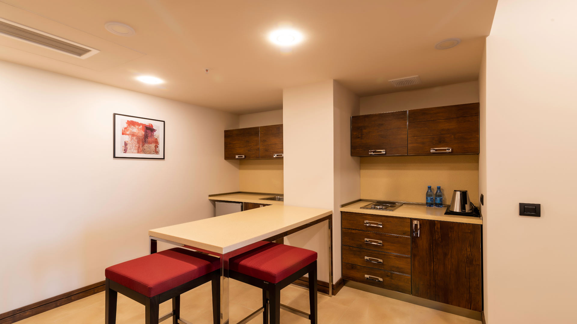 Family Suite - 1 king, 1 single bed: 63sqm