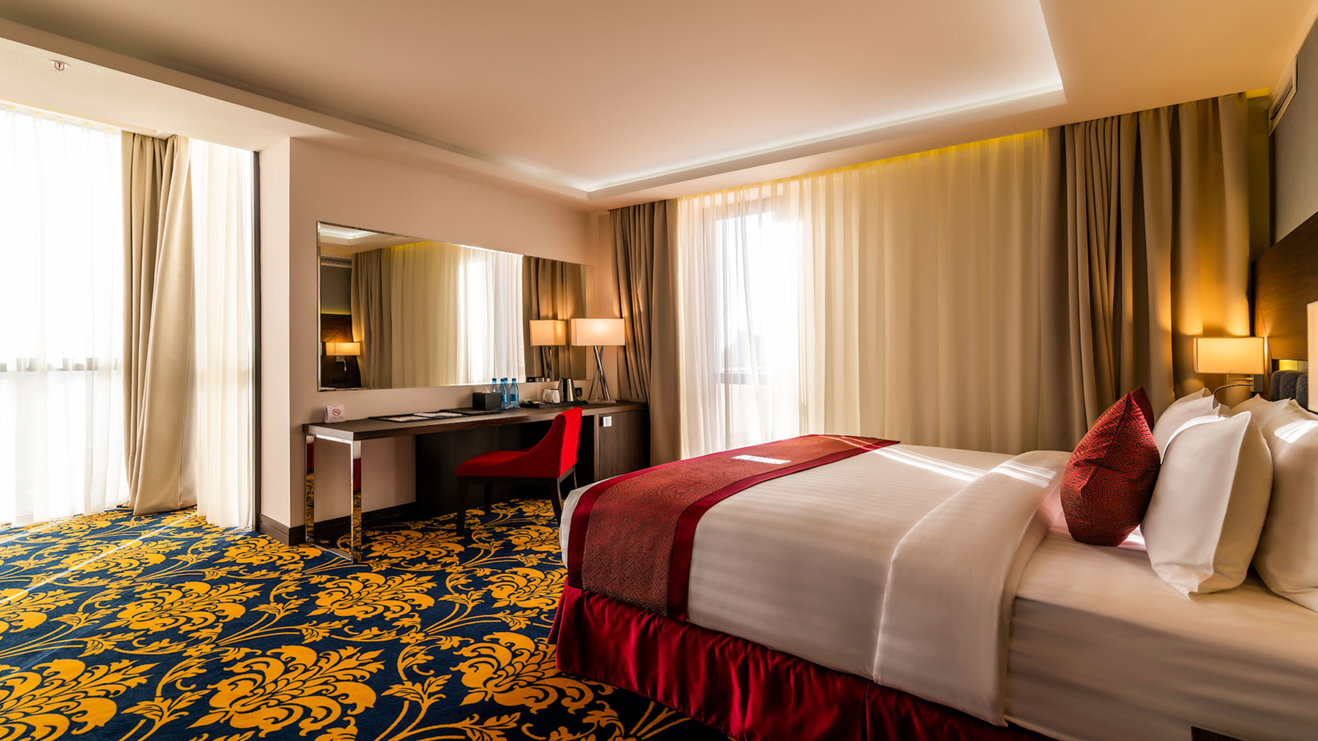 Junior Suite - 1 king bed: 38 sqm