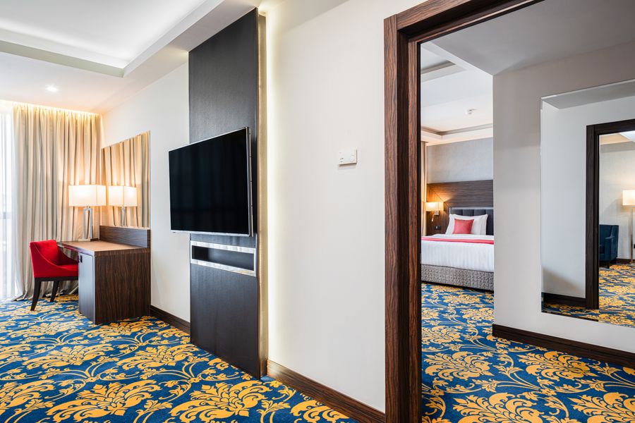 Suite, 1 King Bed
