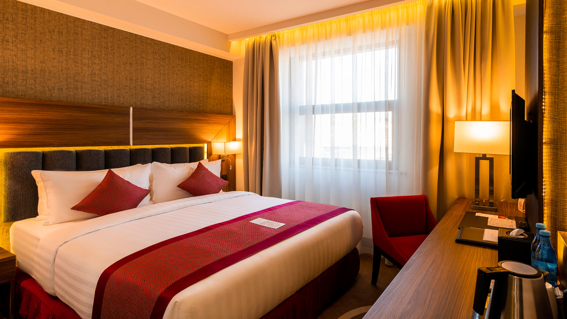 Standard Single - 1 queen bed: 19 sqm